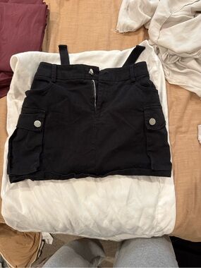 Black Women's Cargo Skort with Utility Pockets